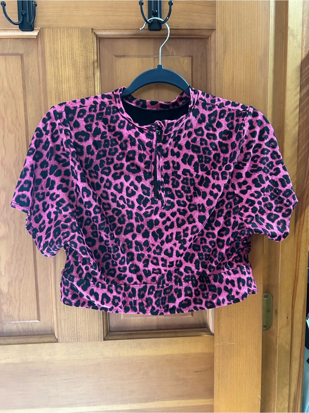 Torrid Pink Leopard Active Wireless Cropped Short Sleeve Swim Rashguard Size 1X